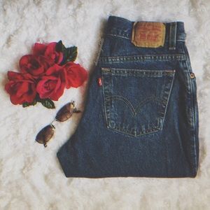 Vintage Mom Jeans (Classic Relaxed 550 Levi’s)